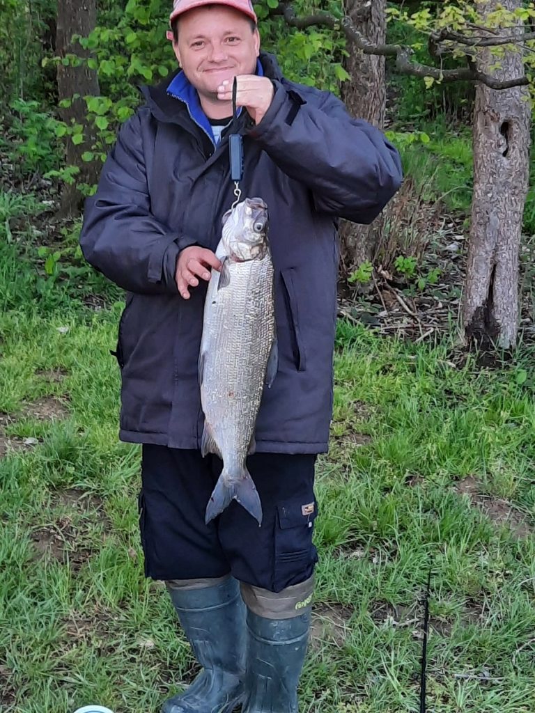 Pascal G. mit großer Maräne