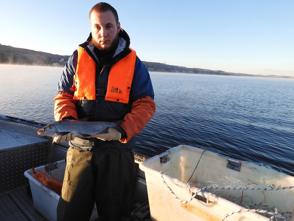 Fischer mit Fisch