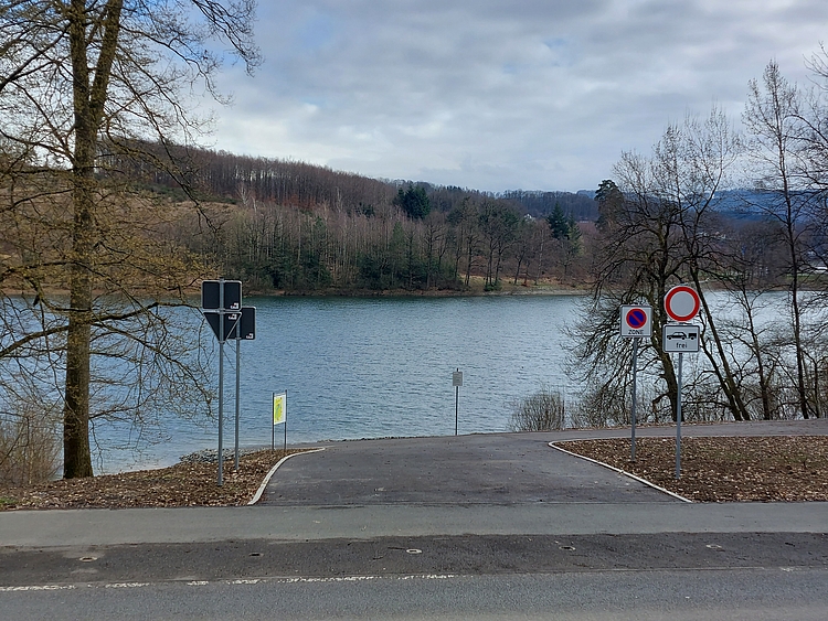 Bootszufahrt am Sorpesee