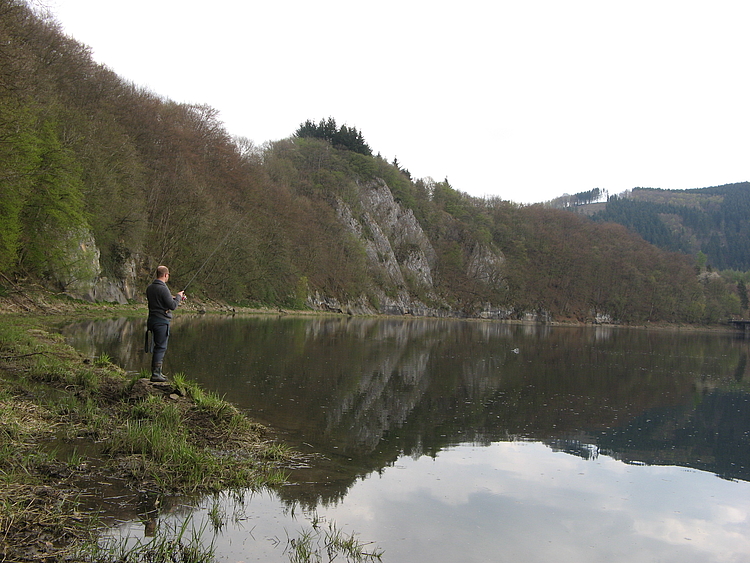 Angler der am Ahauser See angelt