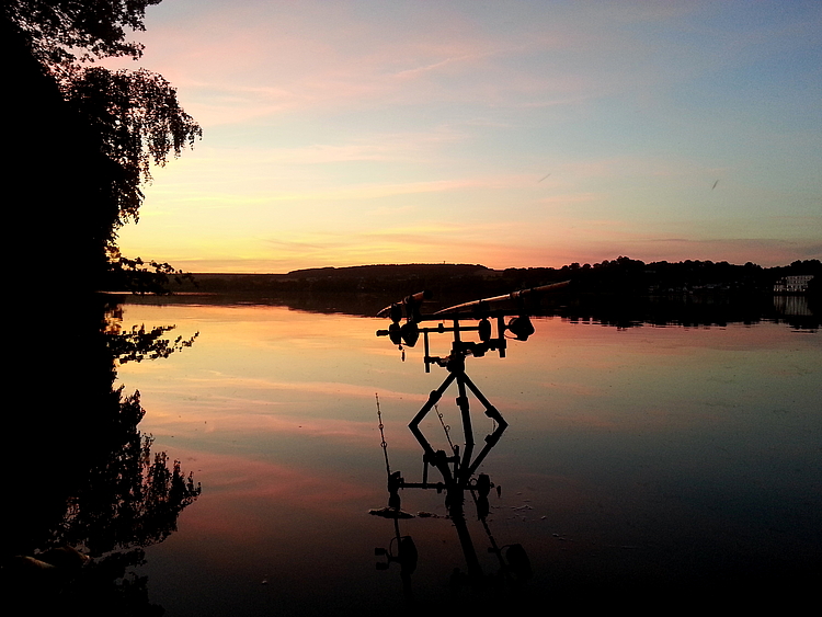 Rodpod im Vordergrund von Sonnenuntergang
