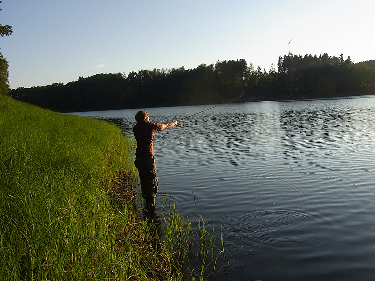 Uferangler am Ennepesee